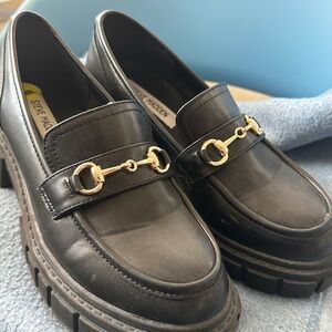 Steve Madden black chunky loafers